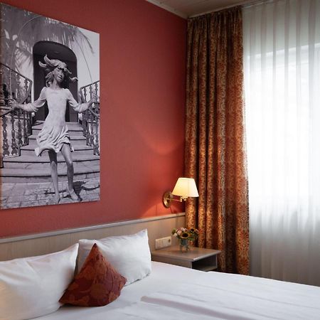 Landhotel 3Kronen Адельсдорф Экстерьер фото